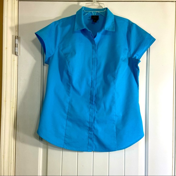 Worthington - Woman’s Button-Down Turquoise Blouse  Sz Medium - Picture 1 of 3